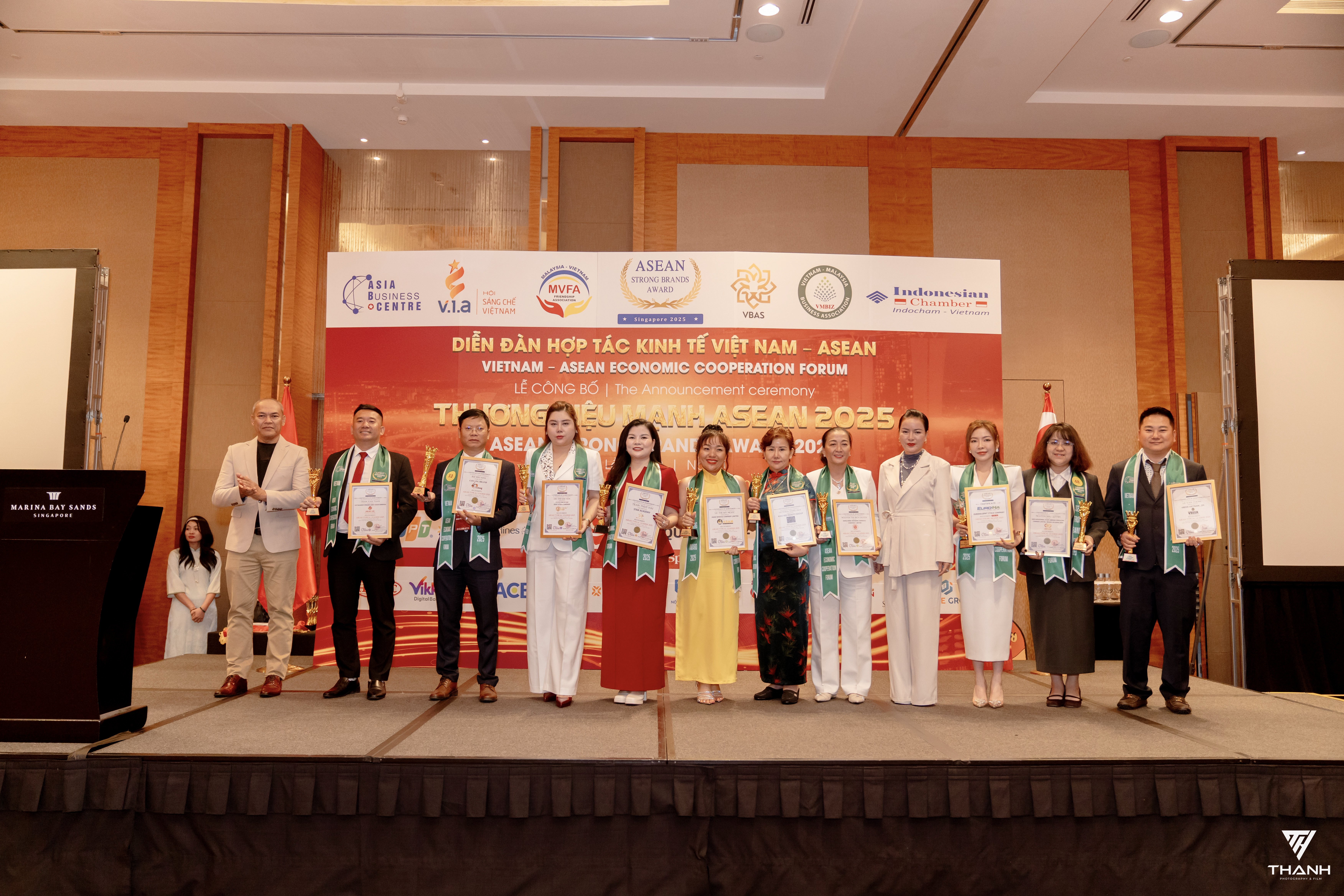 Hình minh họa bài viết: Covang nhận giải Top 10 Thương hiệu mạnh Asean ngày 26/4/2025 tại Singapore